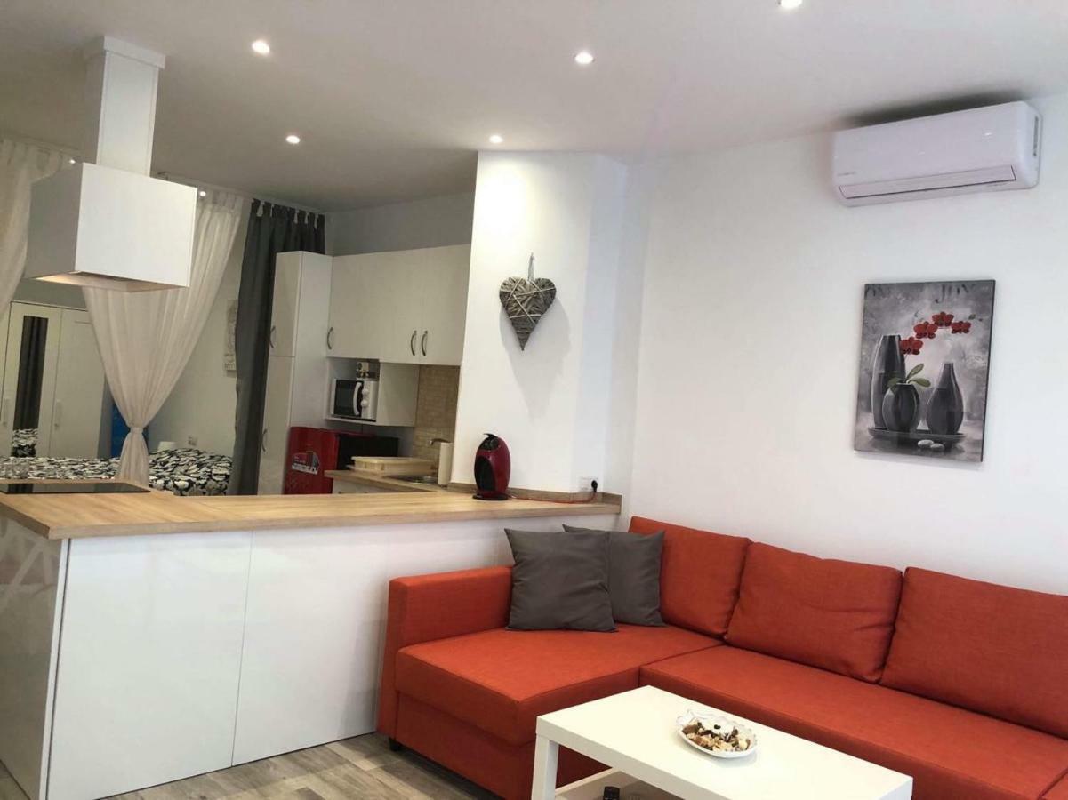 Cozy Apartment In The Heart Of Torremolinos Bagian luar foto